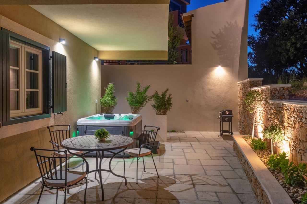 Teona Luxury With Jacuzzi And Garden View Apartment