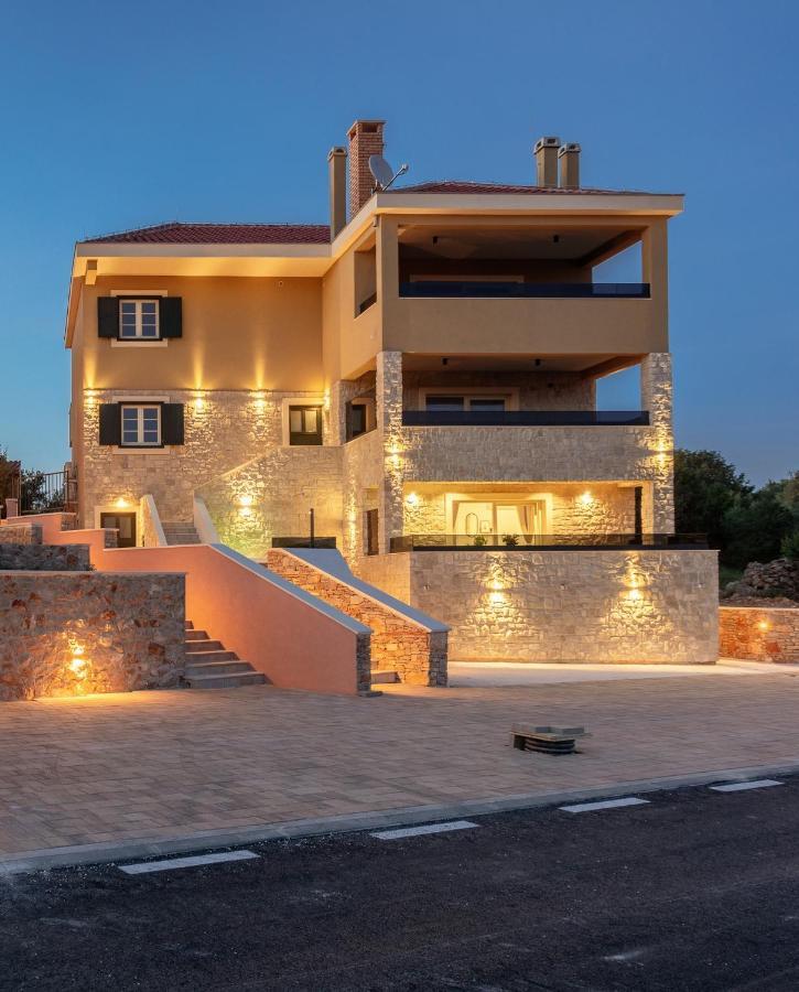 Teona Luxury With Jacuzzi And Garden View * Sali